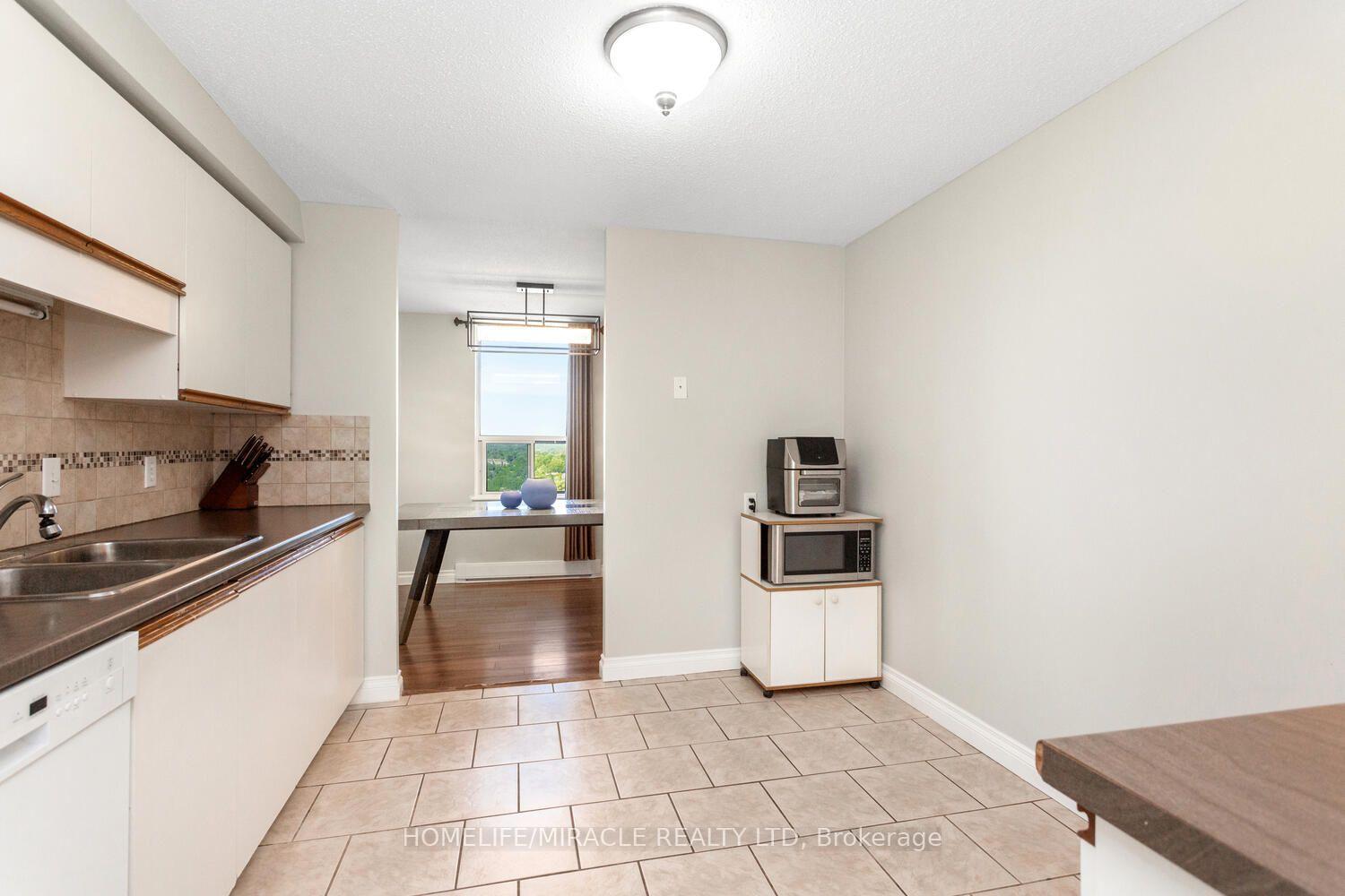 Photo 21 of Unit 1705, 35 Green Valley Drive, Kitchener, Pioneer Park — HOMEH