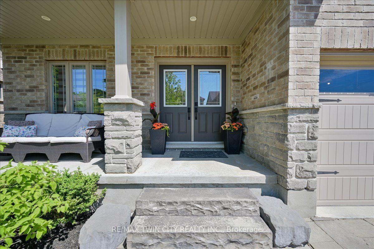 Photo 2 of 787 Snowberry Court, Waterloo, Columbia Forest/Clair Hills — HOMEH