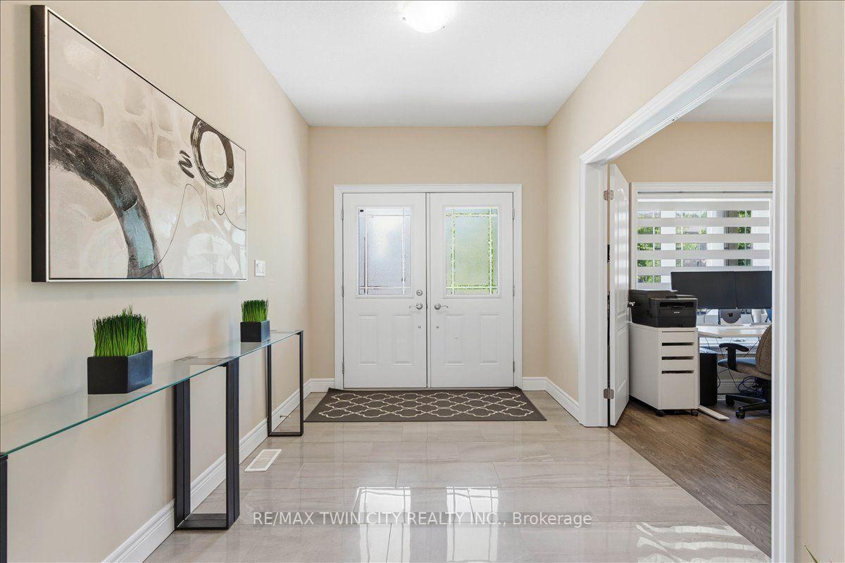 Photo 3 of 787 Snowberry Court, Waterloo, Columbia Forest/Clair Hills — HOMEH