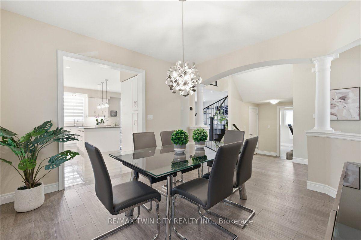 Photo 12 of 787 Snowberry Court, Waterloo, Columbia Forest/Clair Hills — HOMEH