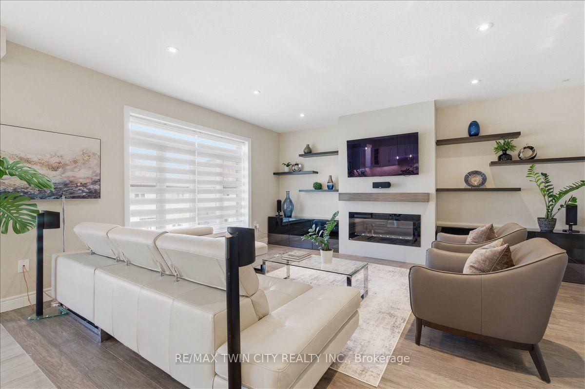 Photo 15 of 787 Snowberry Court, Waterloo, Columbia Forest/Clair Hills — HOMEH