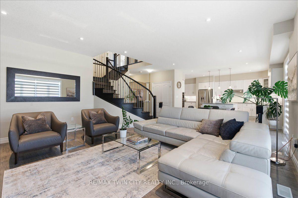 Photo 17 of 787 Snowberry Court, Waterloo, Columbia Forest/Clair Hills — HOMEH