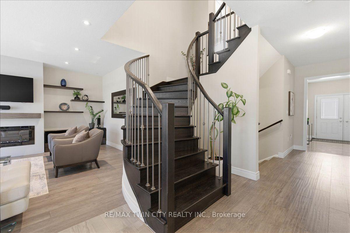 Photo 20 of 787 Snowberry Court, Waterloo, Columbia Forest/Clair Hills — HOMEH