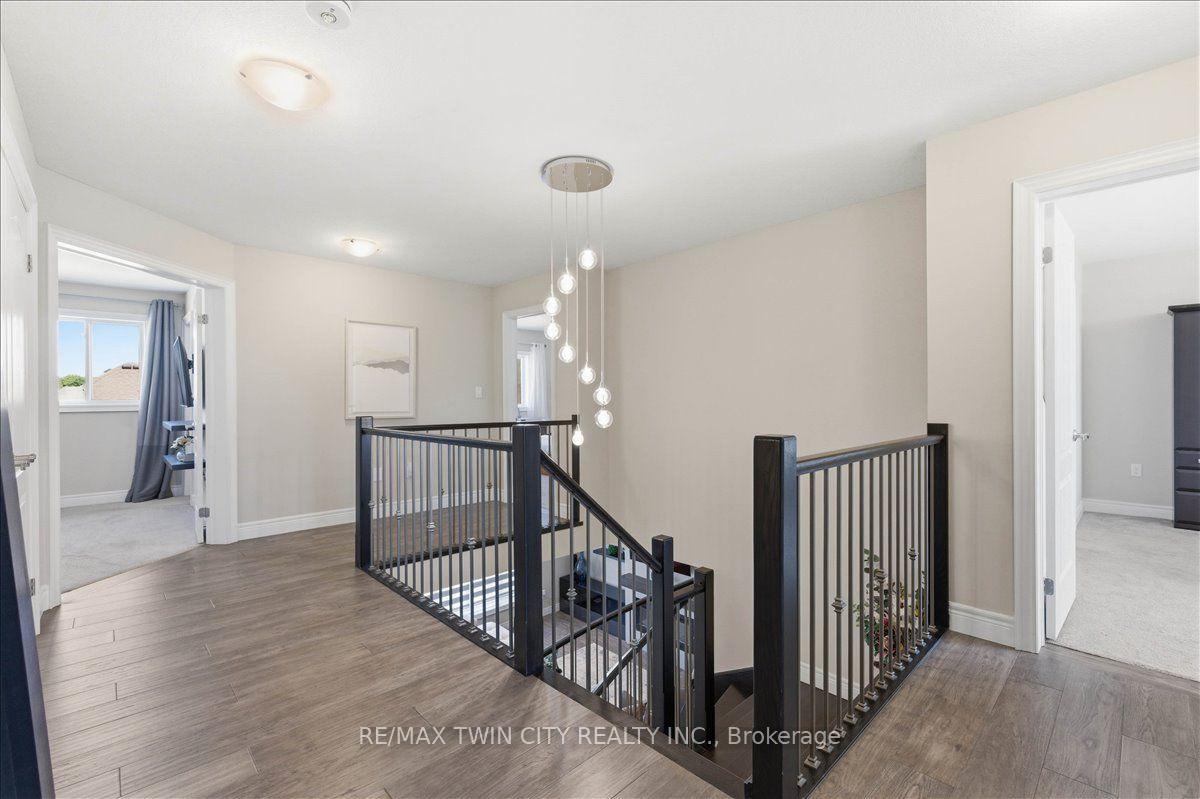 Photo 21 of 787 Snowberry Court, Waterloo, Columbia Forest/Clair Hills — HOMEH