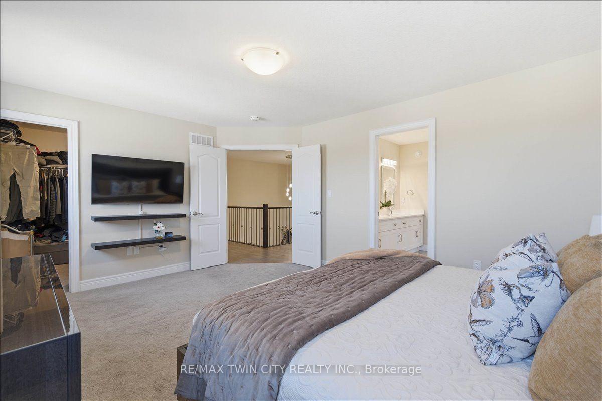 Photo 24 of 787 Snowberry Court, Waterloo, Columbia Forest/Clair Hills — HOMEH