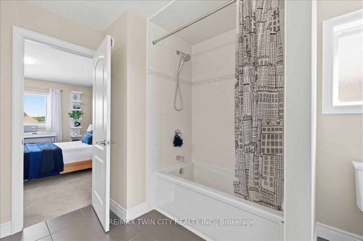 Photo 33 of 787 Snowberry Court, Waterloo, Columbia Forest/Clair Hills — HOMEH