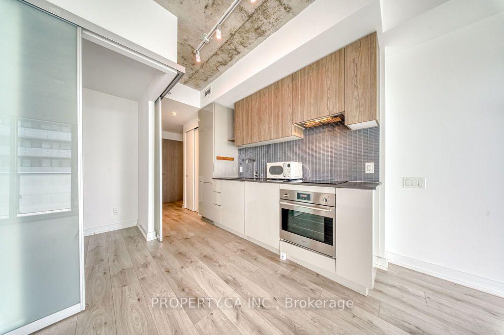 Photo 10 of Unit 3205, 161 Roehampton Avenue, Toronto, Mount Pleasant West — HOMEH