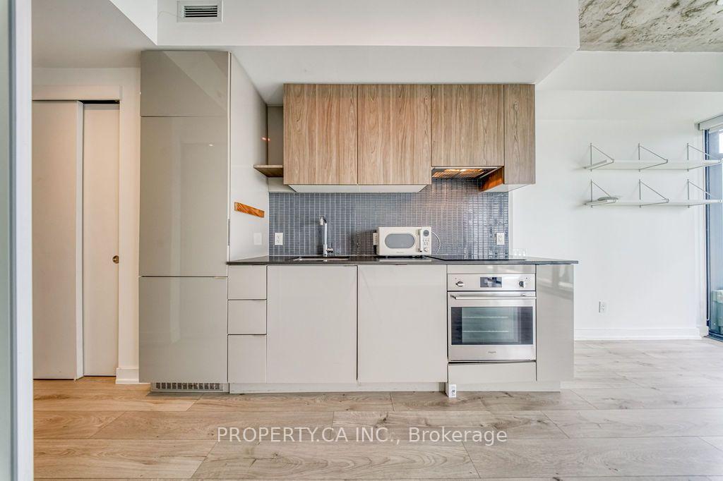 Photo 11 of Unit 3205, 161 Roehampton Avenue, Toronto, Mount Pleasant West — HOMEH