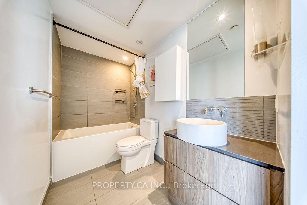 Photo 24 of Unit 3205, 161 Roehampton Avenue, Toronto, Mount Pleasant West — HOMEH