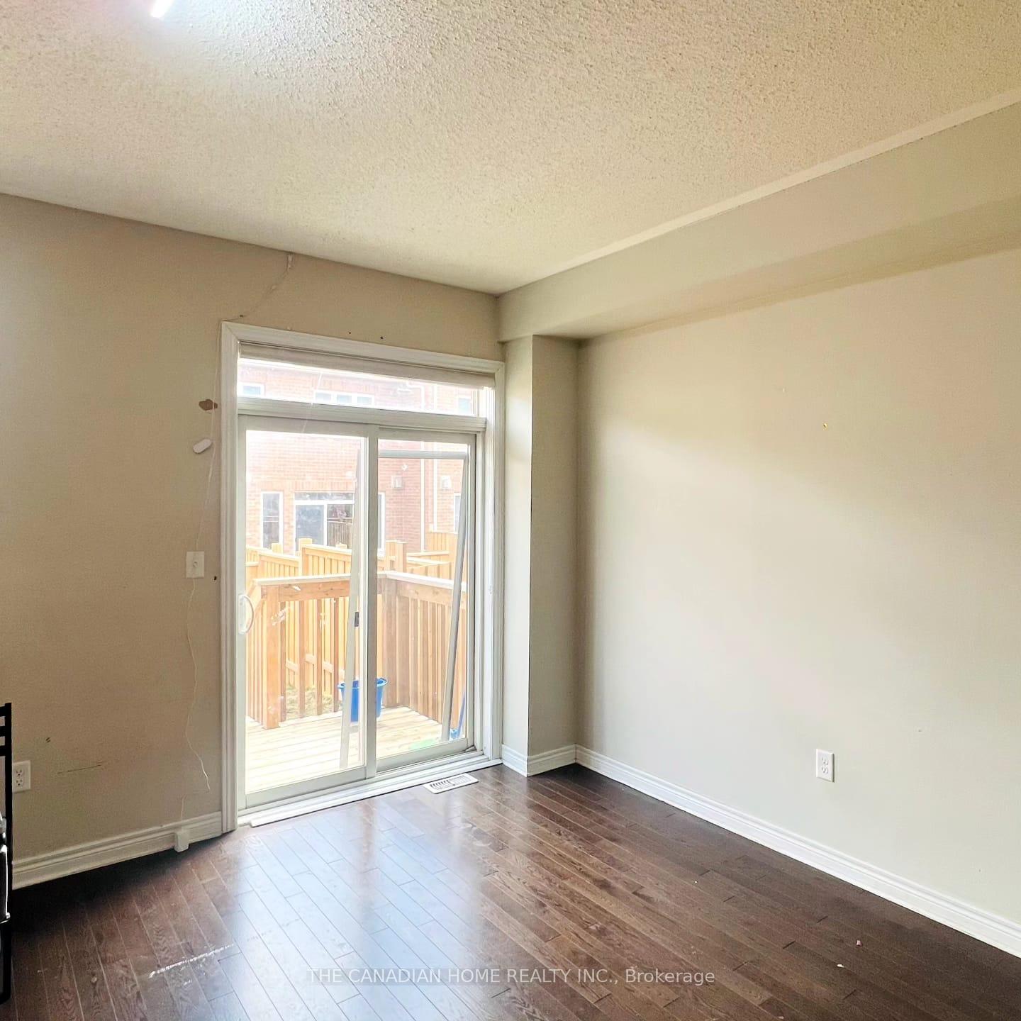 Photo 3 of 17 Merrybrook Trail, Brampton, Northwest Brampton — HOMEH