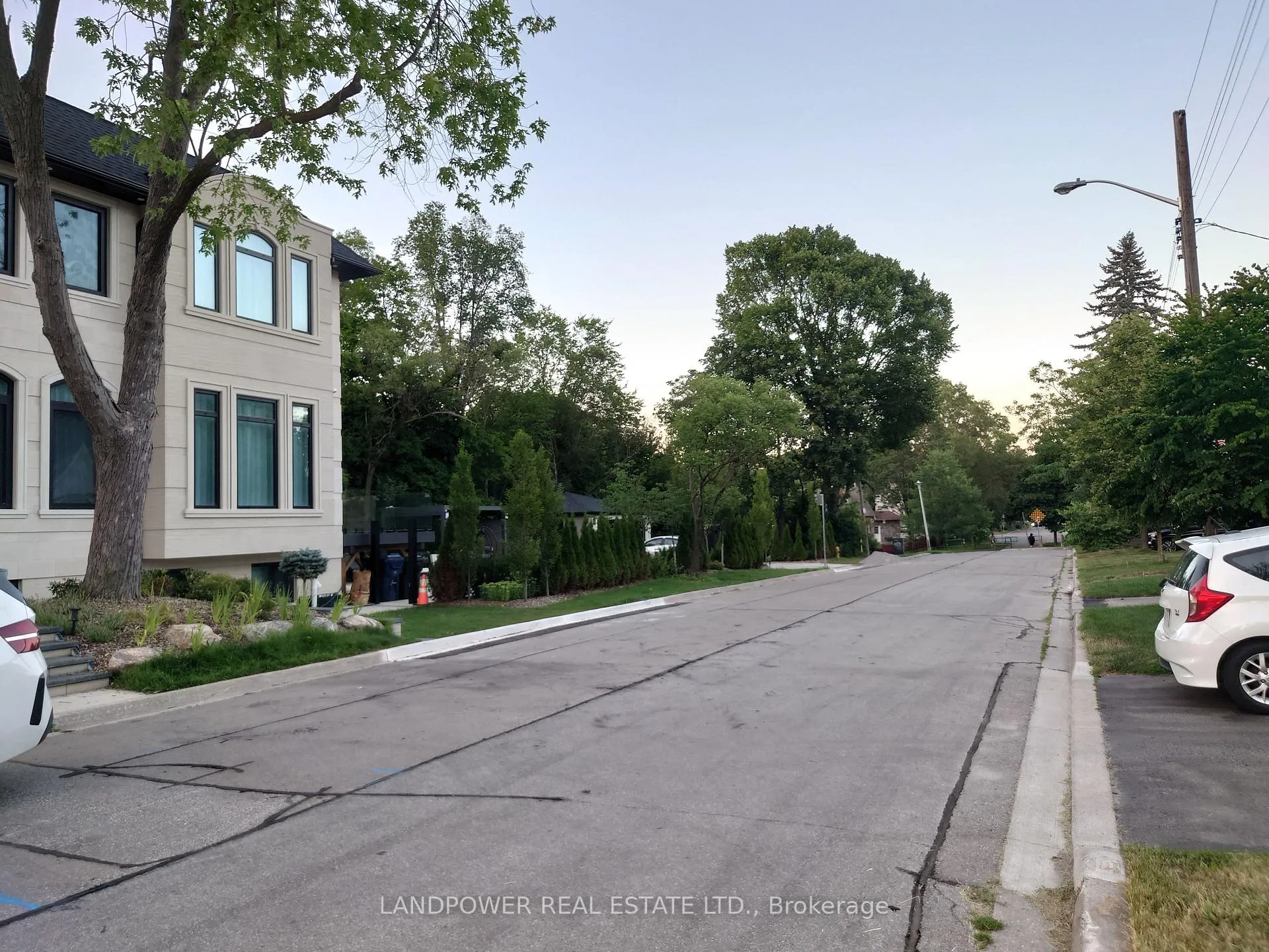 Photo 6 of 71 Anndale Drive, North York, Willowdale East — HOMEH