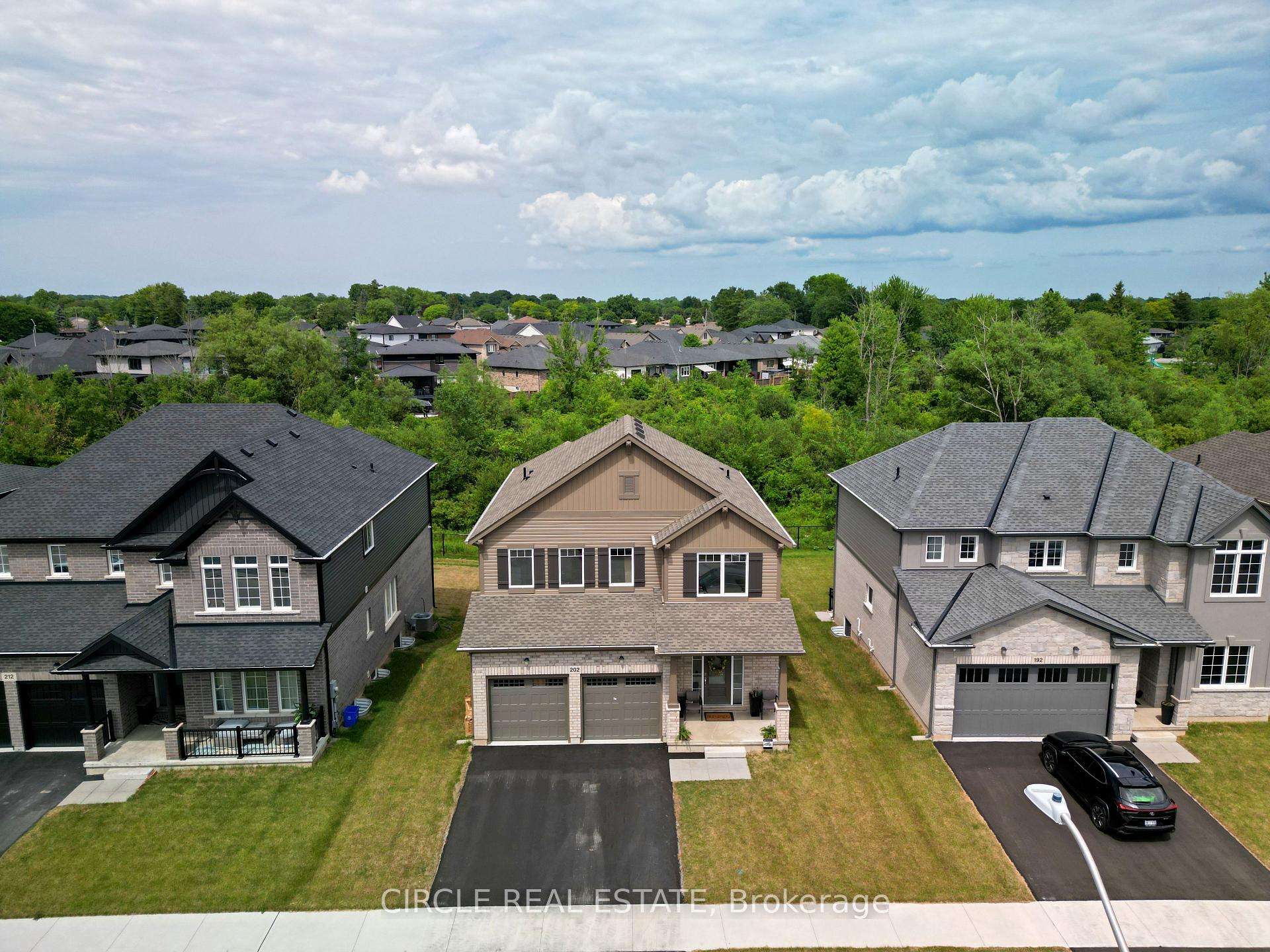 Photo 2 of 202 Westcott Road, Welland, West Welland — HOMEH