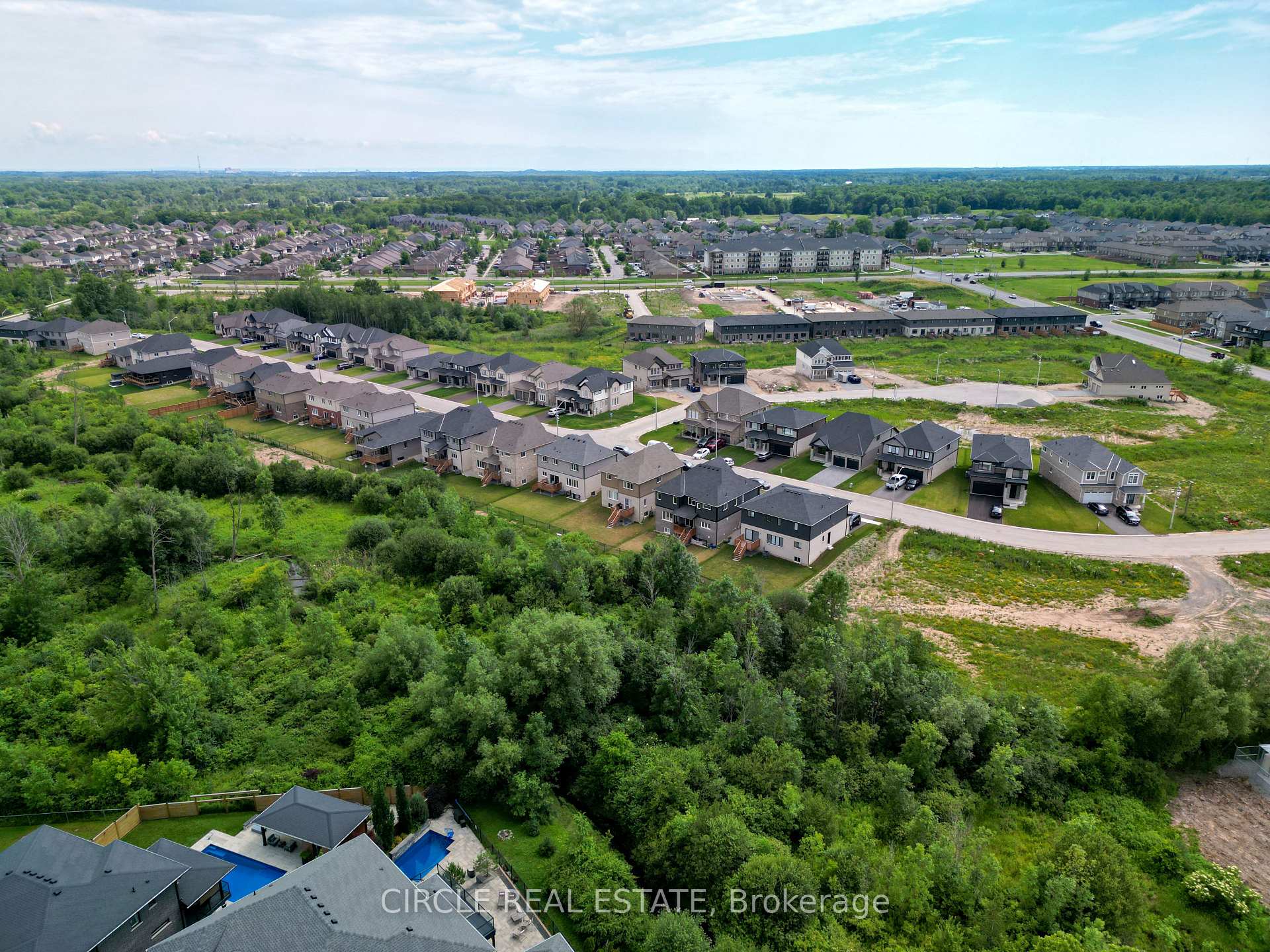 Photo 5 of 202 Westcott Road, Welland, West Welland — HOMEH
