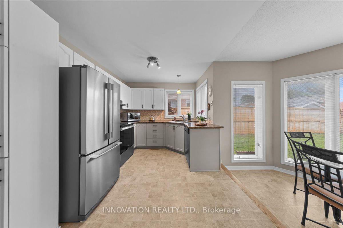 Photo 12 of 183 Equestrian Drive, Ottawa, Kanata - Bridlewood — HOMEH