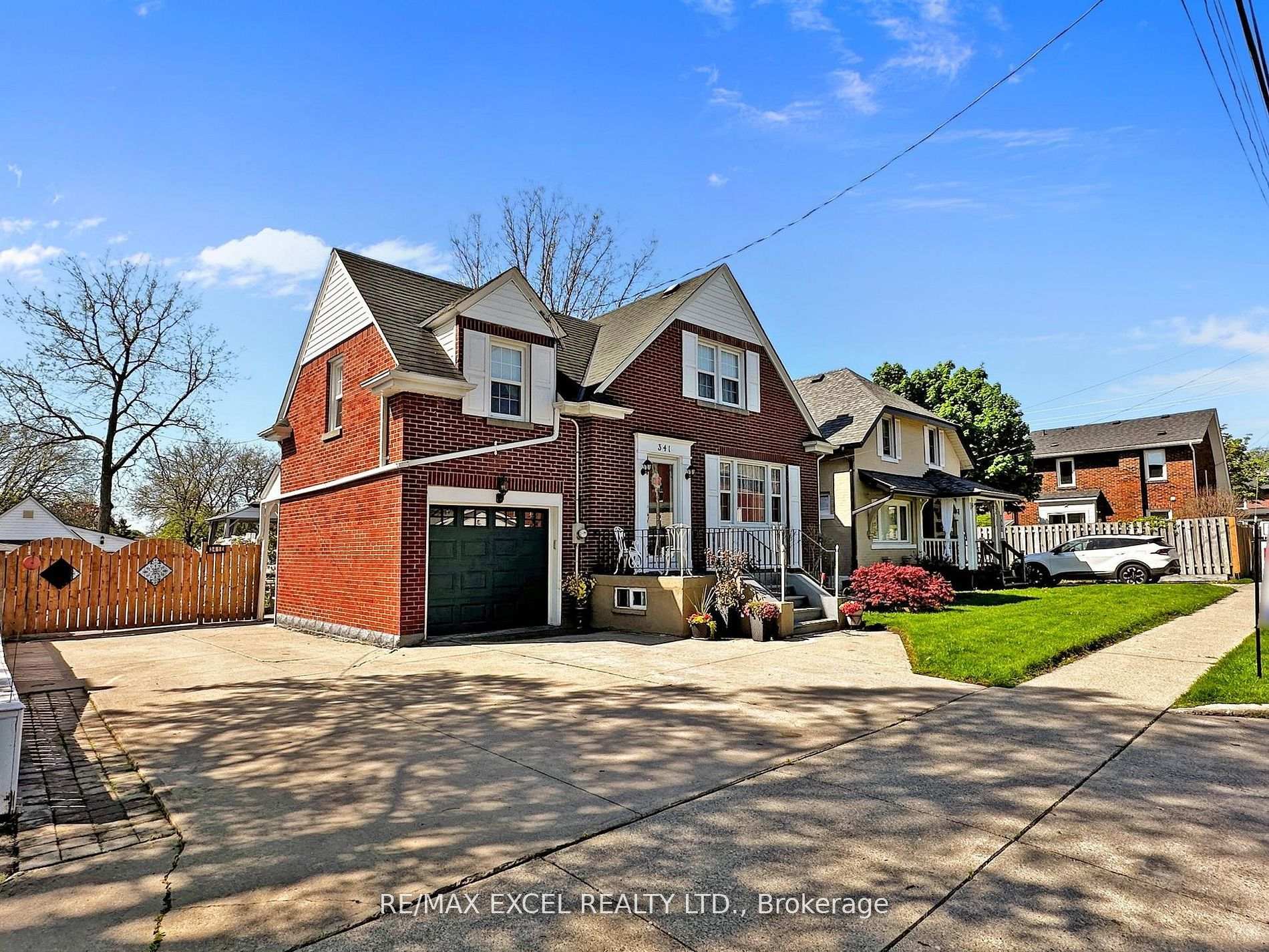 Photo 3 of 341 Richmond Street E, Oshawa, O'Neill — HOMEH