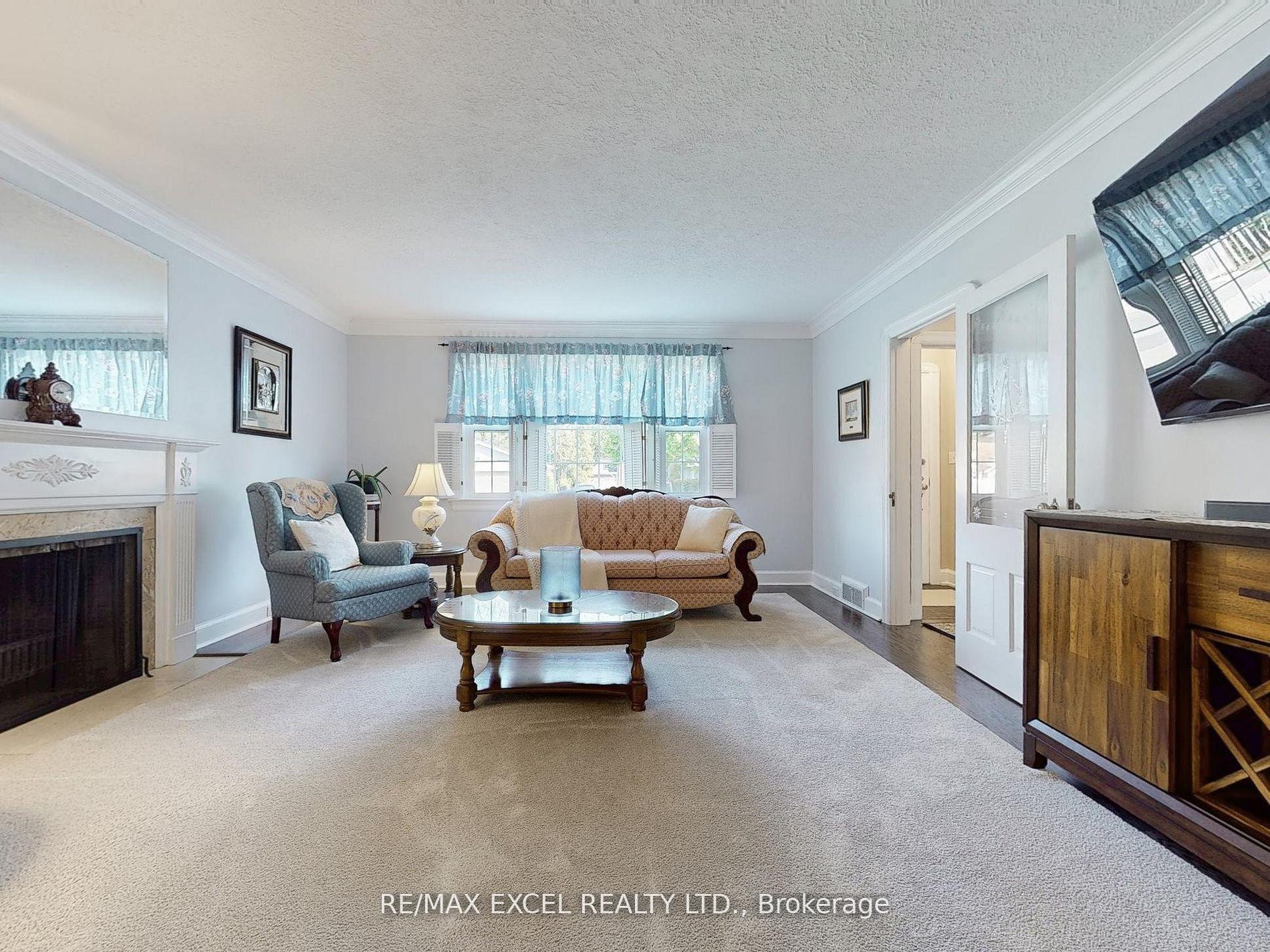 Photo 6 of 341 Richmond Street E, Oshawa, O'Neill — HOMEH