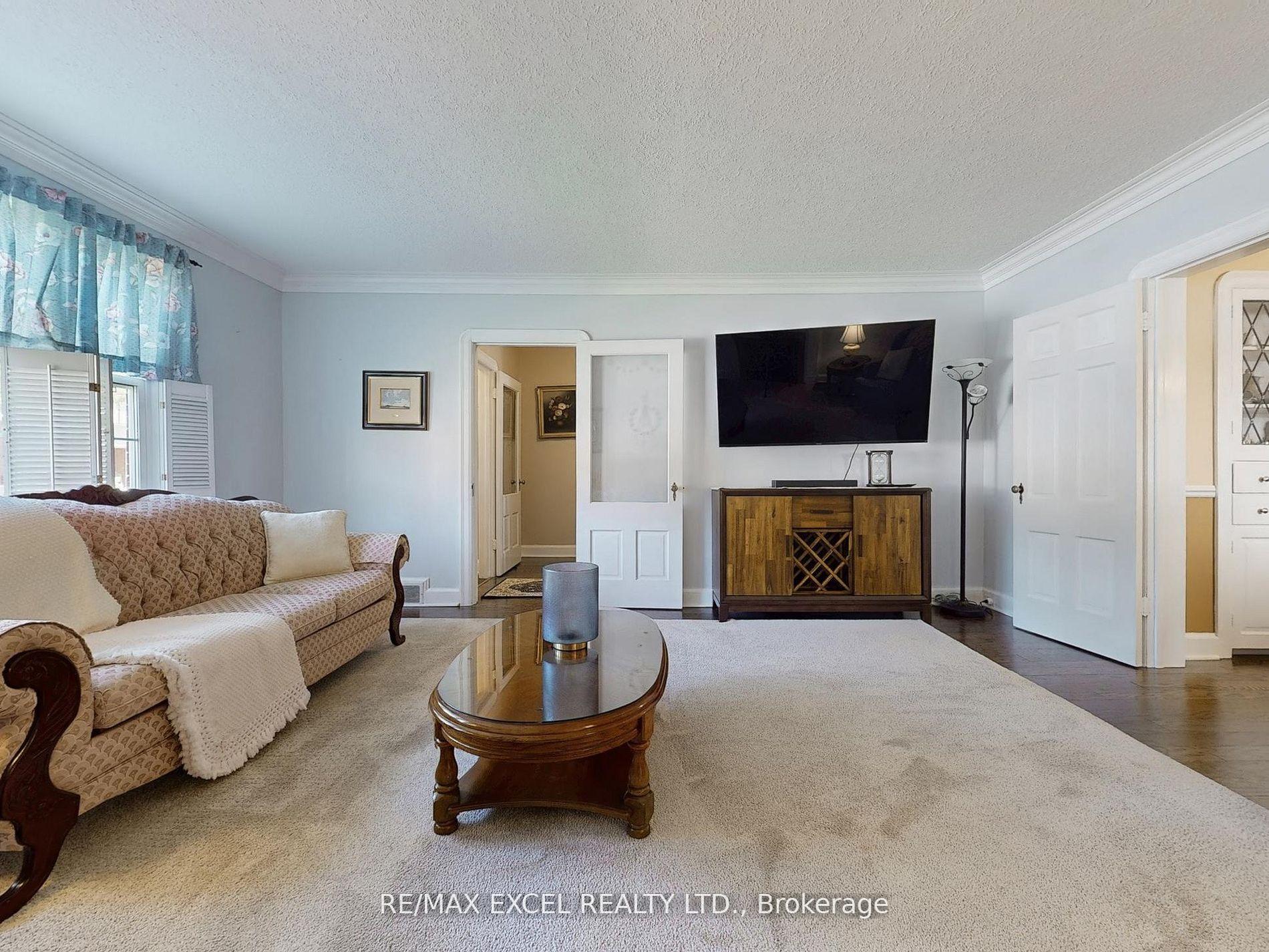 Photo 9 of 341 Richmond Street E, Oshawa, O'Neill — HOMEH