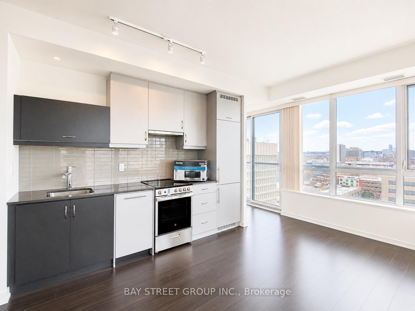 Photo 2 of Unit 1607, 181 Huron Street, Toronto, Kensington-Chinatown — HOMEH
