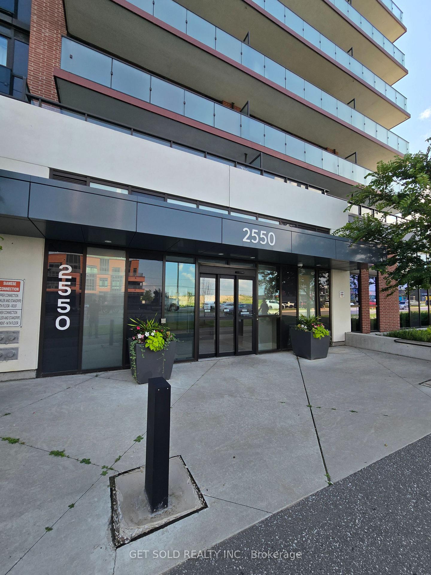 Photo 3 of Unit 17, 2550 Simcoe Street N, Oshawa, Windfields — HOMEH