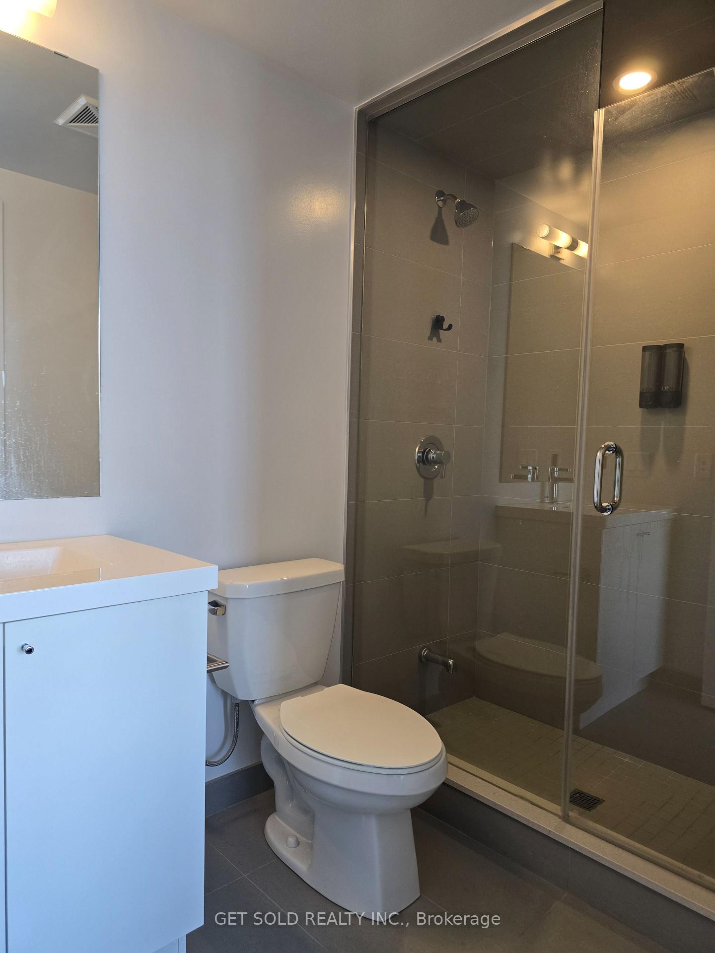 Photo 8 of Unit 17, 2550 Simcoe Street N, Oshawa, Windfields — HOMEH