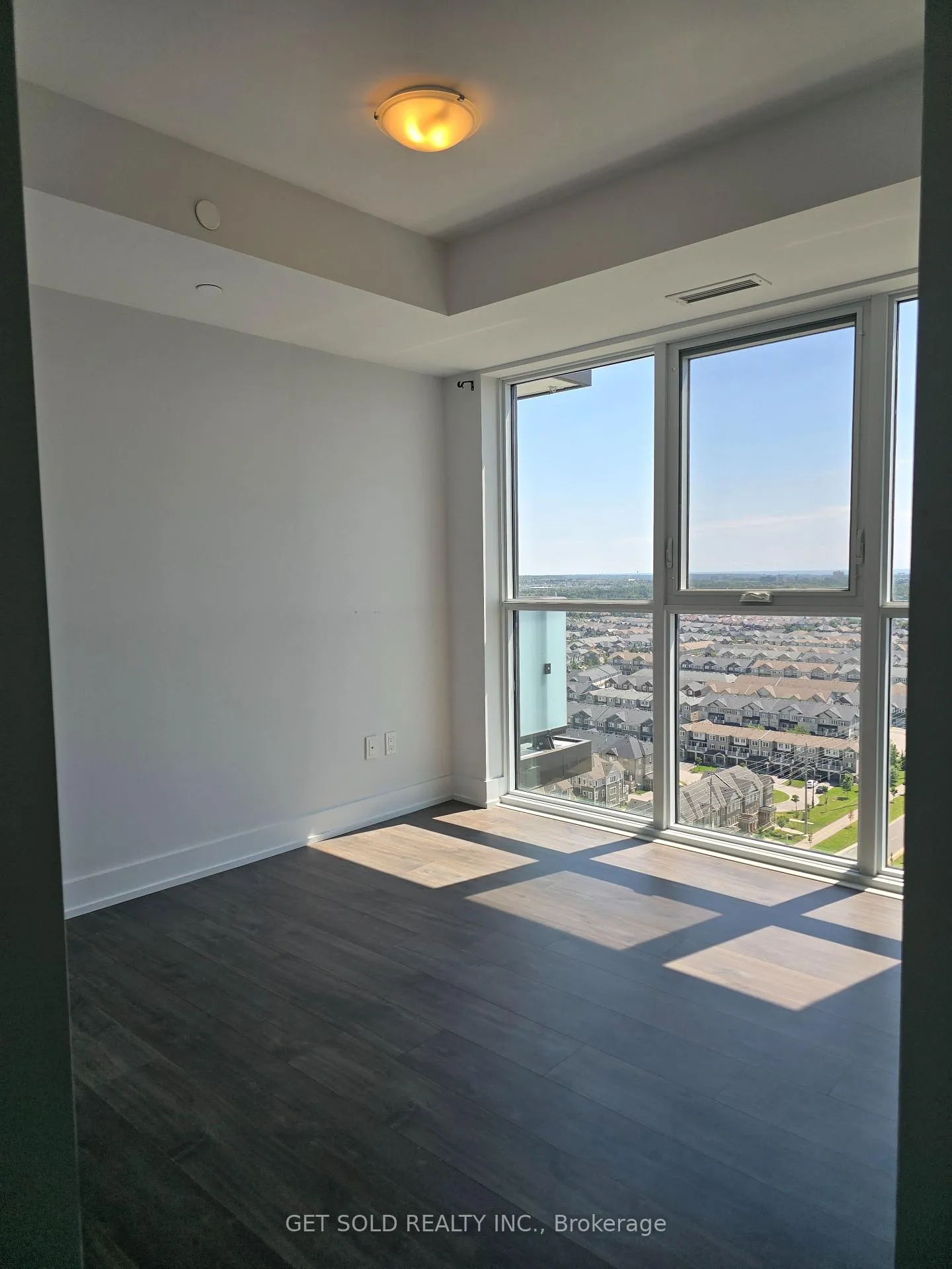 Photo 11 of Unit 17, 2550 Simcoe Street N, Oshawa, Windfields — HOMEH