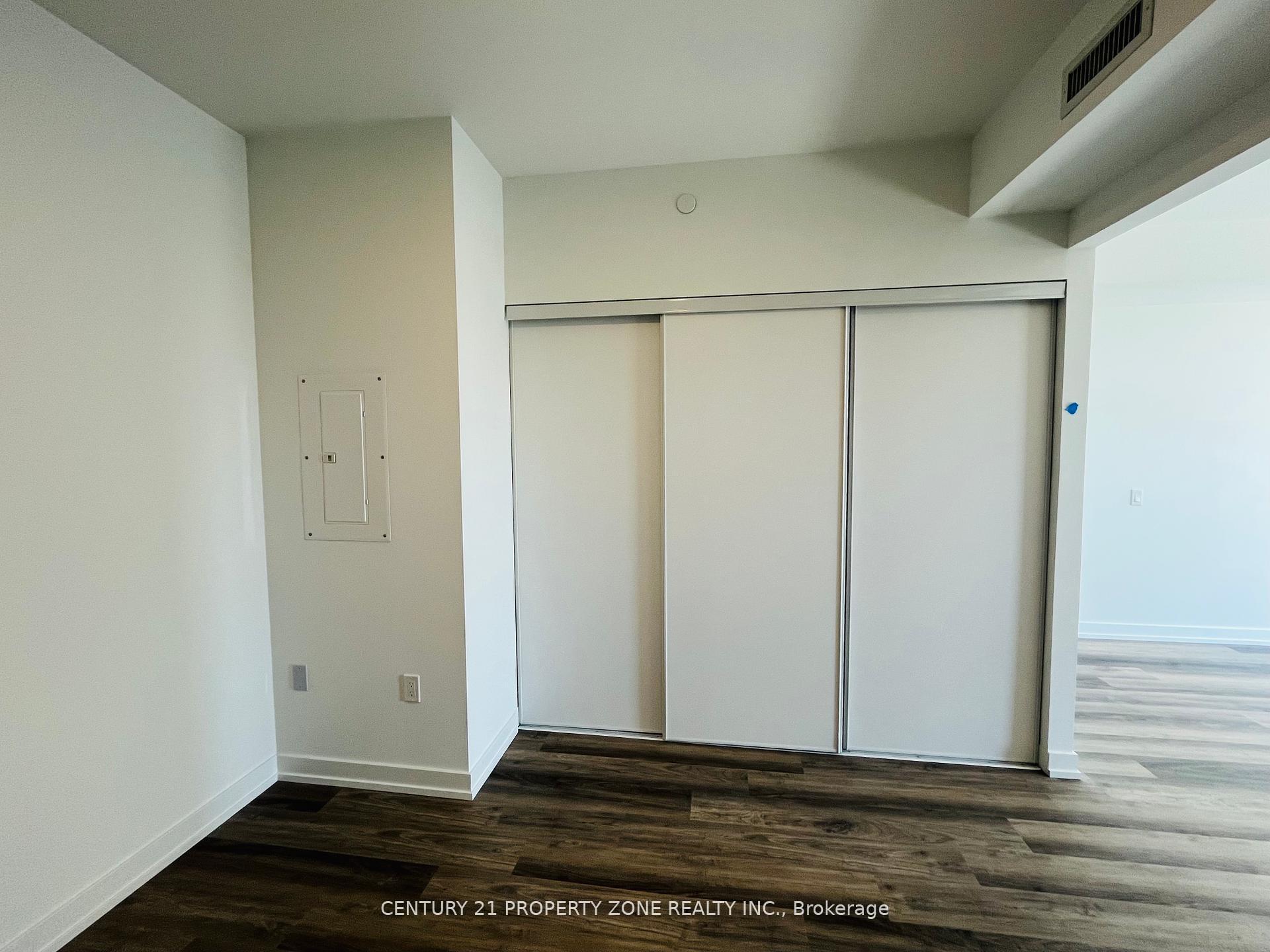 Photo 4 of Unit 305, 6 Chartwell Road, Etobicoke, Stonegate-Queensway — HOMEH