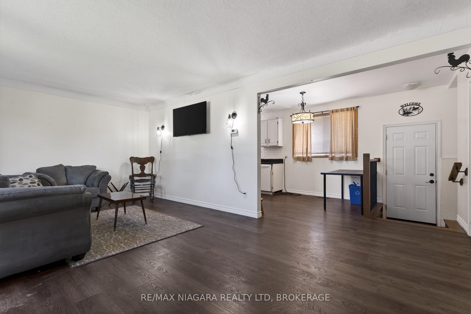 Photo 6 of 414 Bunting Road, St. Catharines, Carlton/Bunting — HOMEH