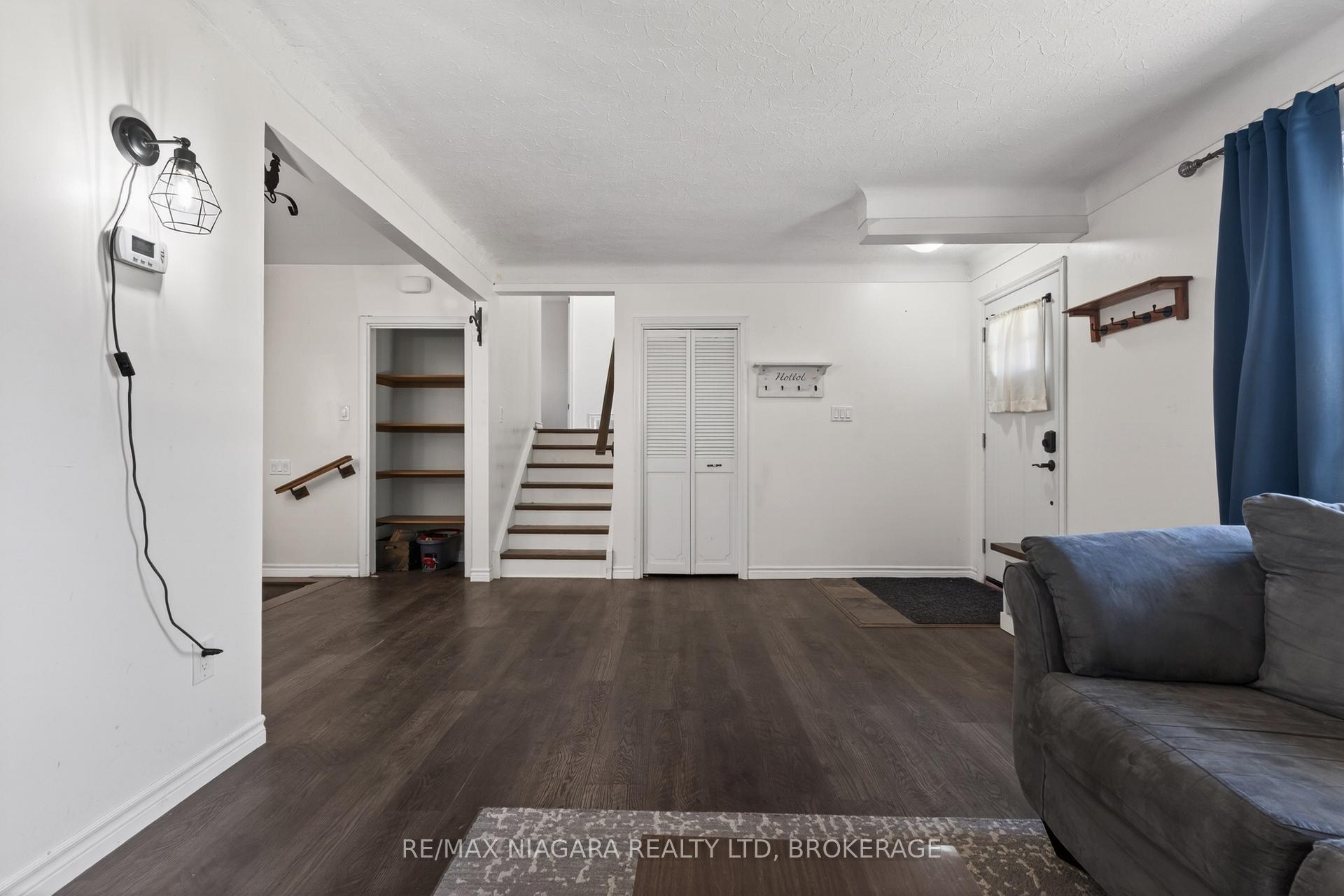 Photo 9 of 414 Bunting Road, St. Catharines, Carlton/Bunting — HOMEH