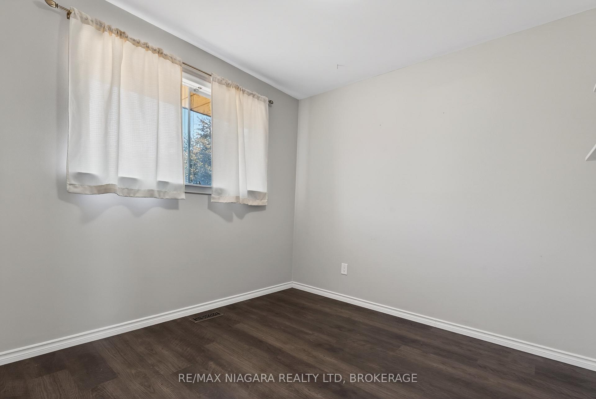 Photo 18 of 414 Bunting Road, St. Catharines, Carlton/Bunting — HOMEH