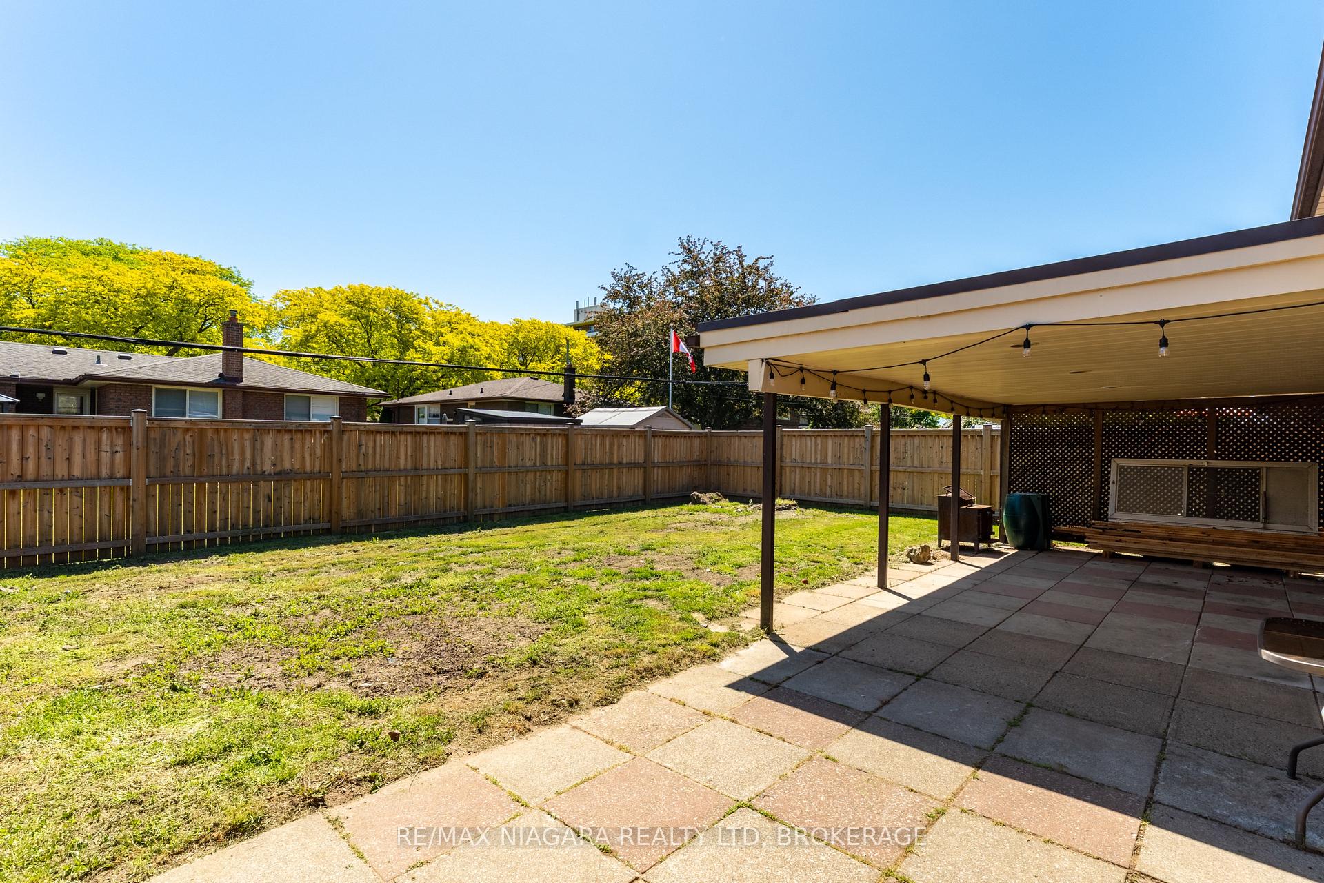 Photo 35 of 414 Bunting Road, St. Catharines, Carlton/Bunting — HOMEH