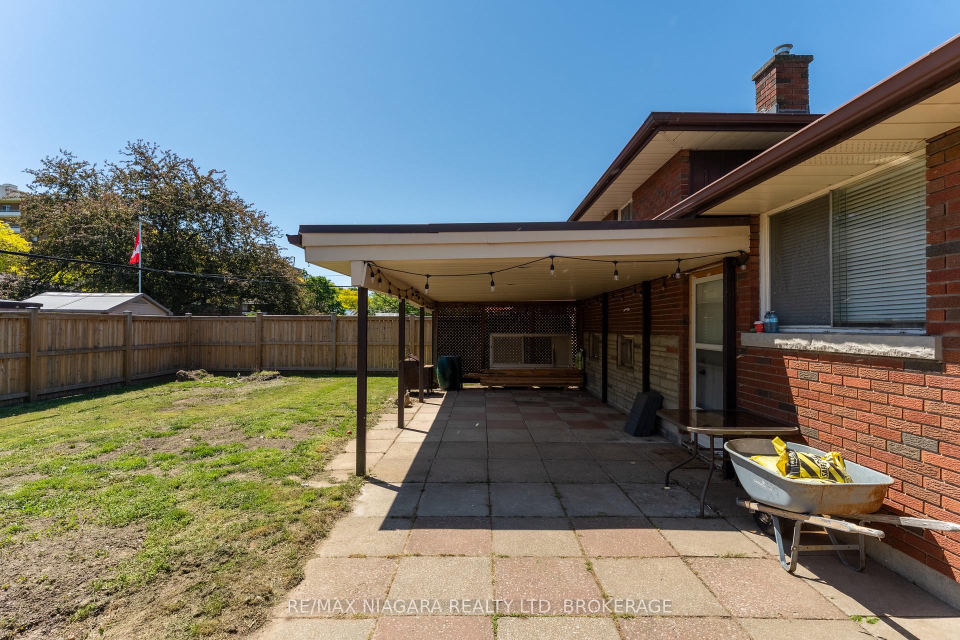 Photo 36 of 414 Bunting Road, St. Catharines, Carlton/Bunting — HOMEH