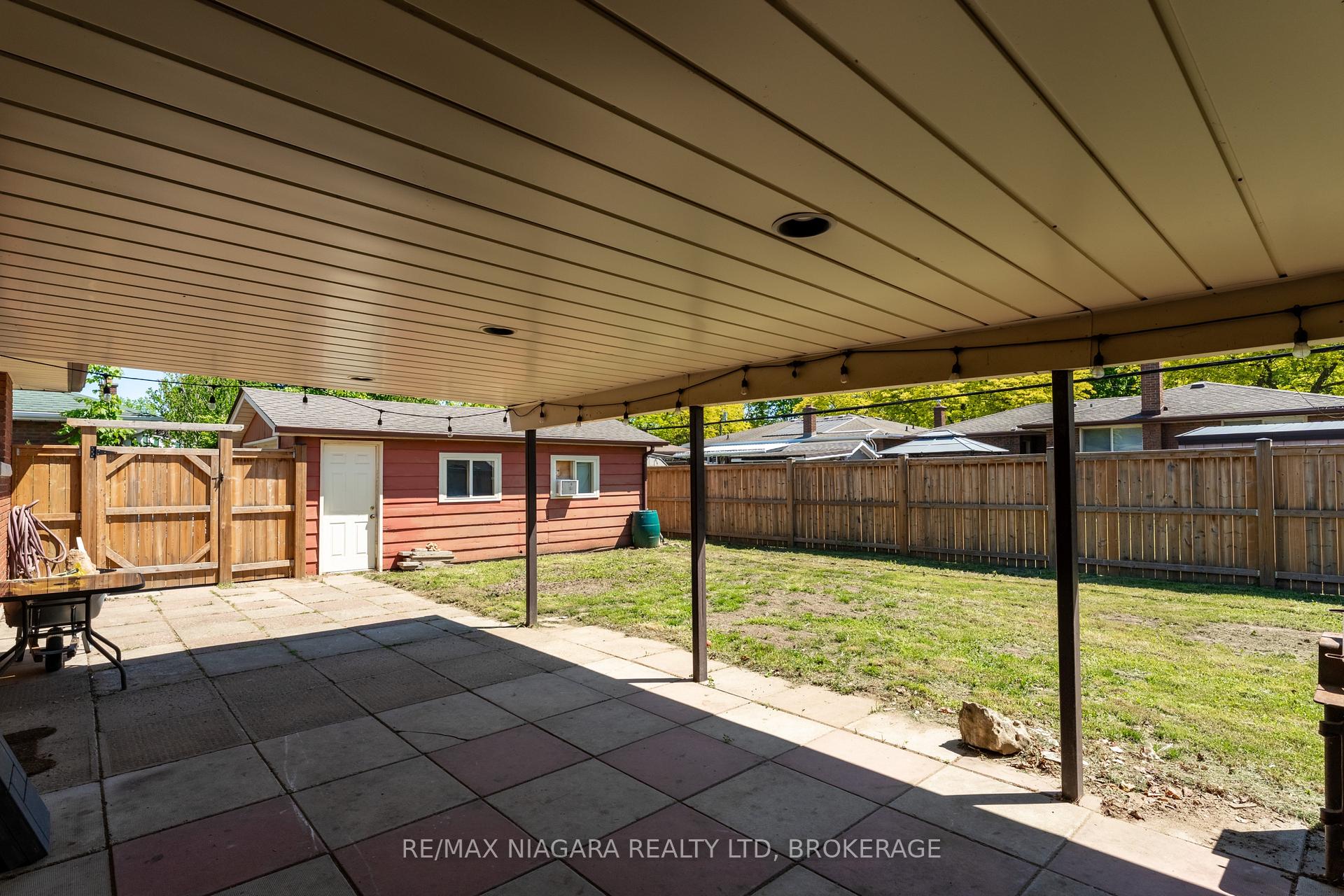 Photo 42 of 414 Bunting Road, St. Catharines, Carlton/Bunting — HOMEH