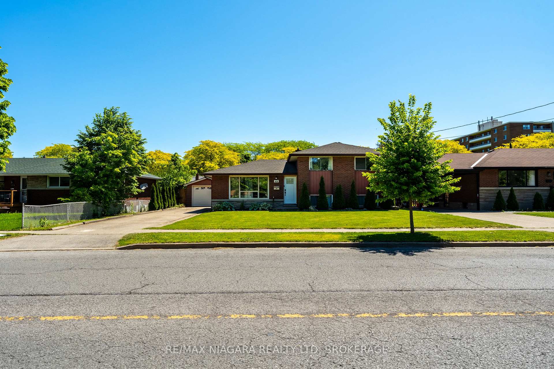 Photo 44 of 414 Bunting Road, St. Catharines, Carlton/Bunting — HOMEH