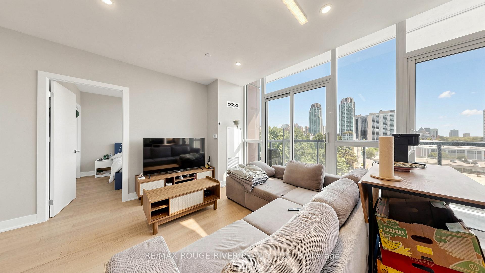 Photo 4 of Unit 503, 1486 Bathurst Street, Toronto, Humewood-Cedarvale — HOMEH