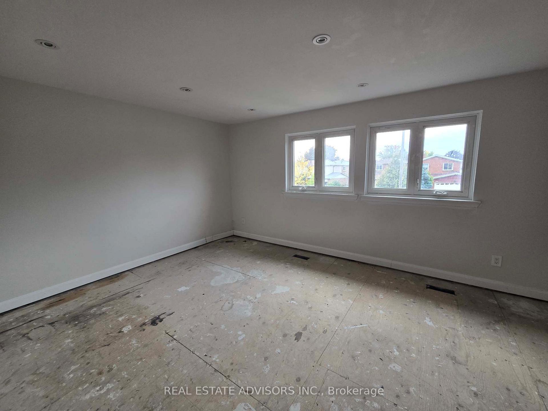 Photo 9 of 238 Braymore Boulevard, Scarborough, Rouge — HOMEH