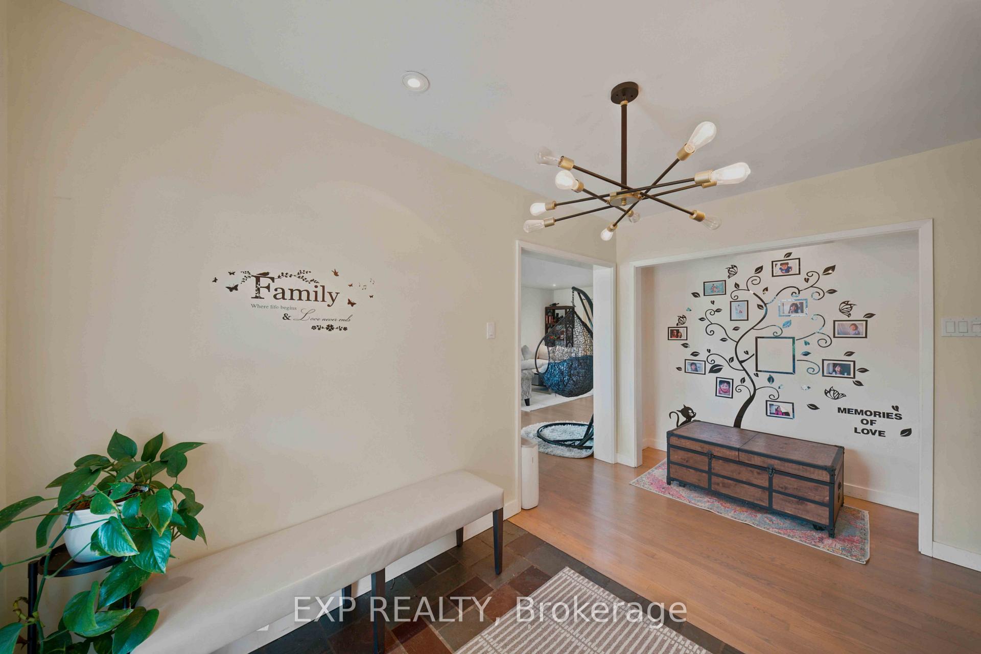 Photo 4 of 304 Roger Road, Ottawa, Alta Vista/Faircrest Heights — HOMEH