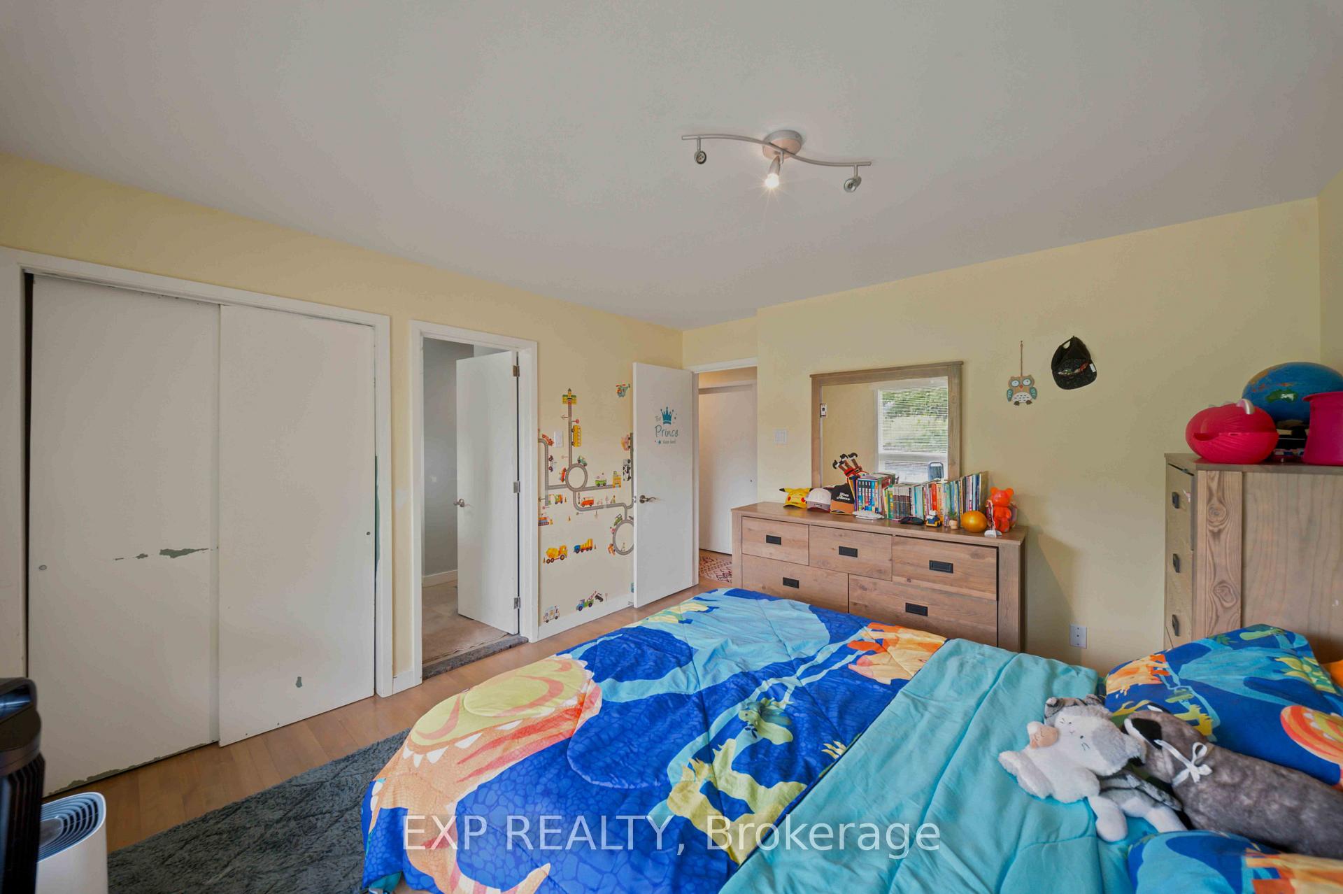 Photo 23 of 304 Roger Road, Ottawa, Alta Vista/Faircrest Heights — HOMEH