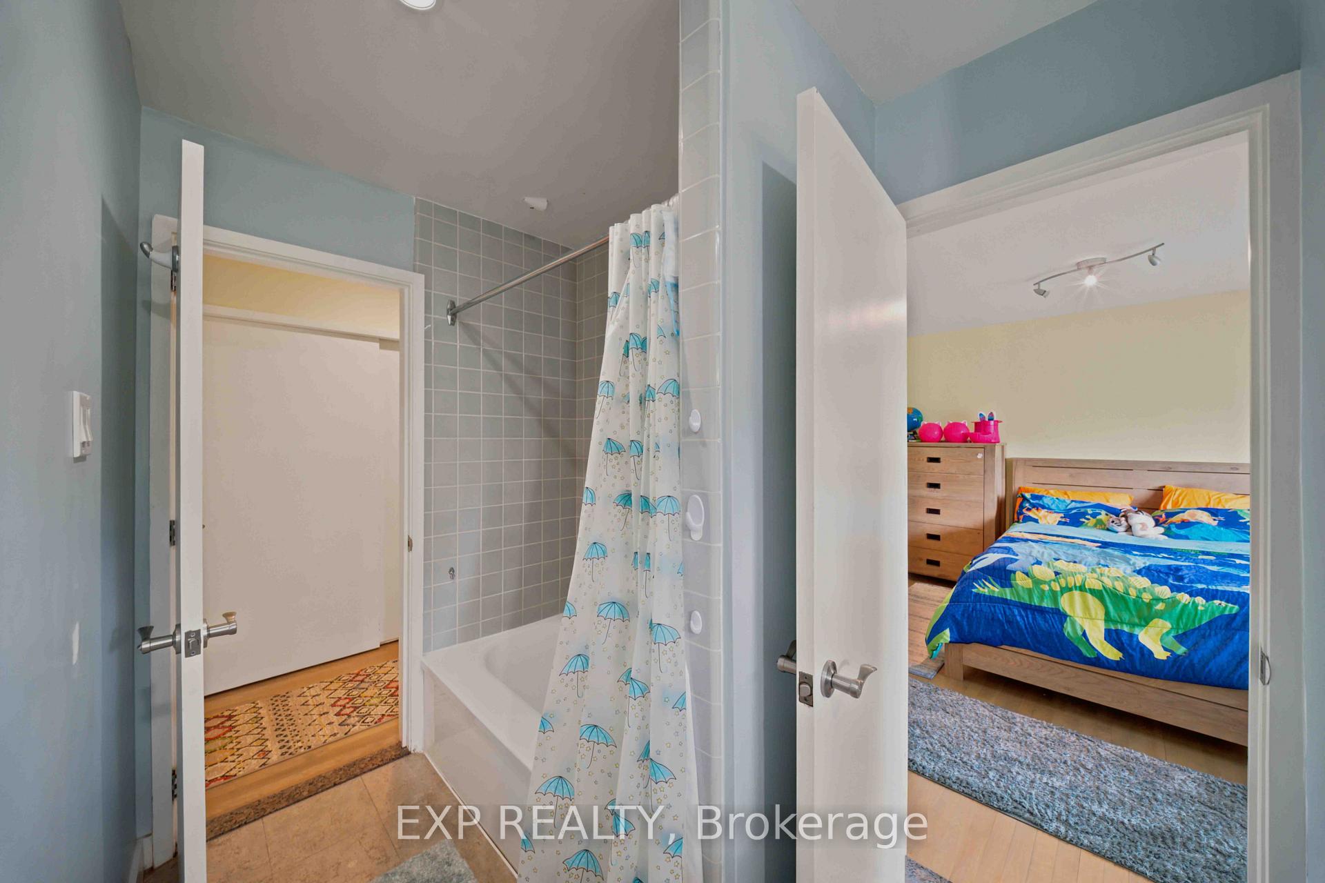 Photo 24 of 304 Roger Road, Ottawa, Alta Vista/Faircrest Heights — HOMEH