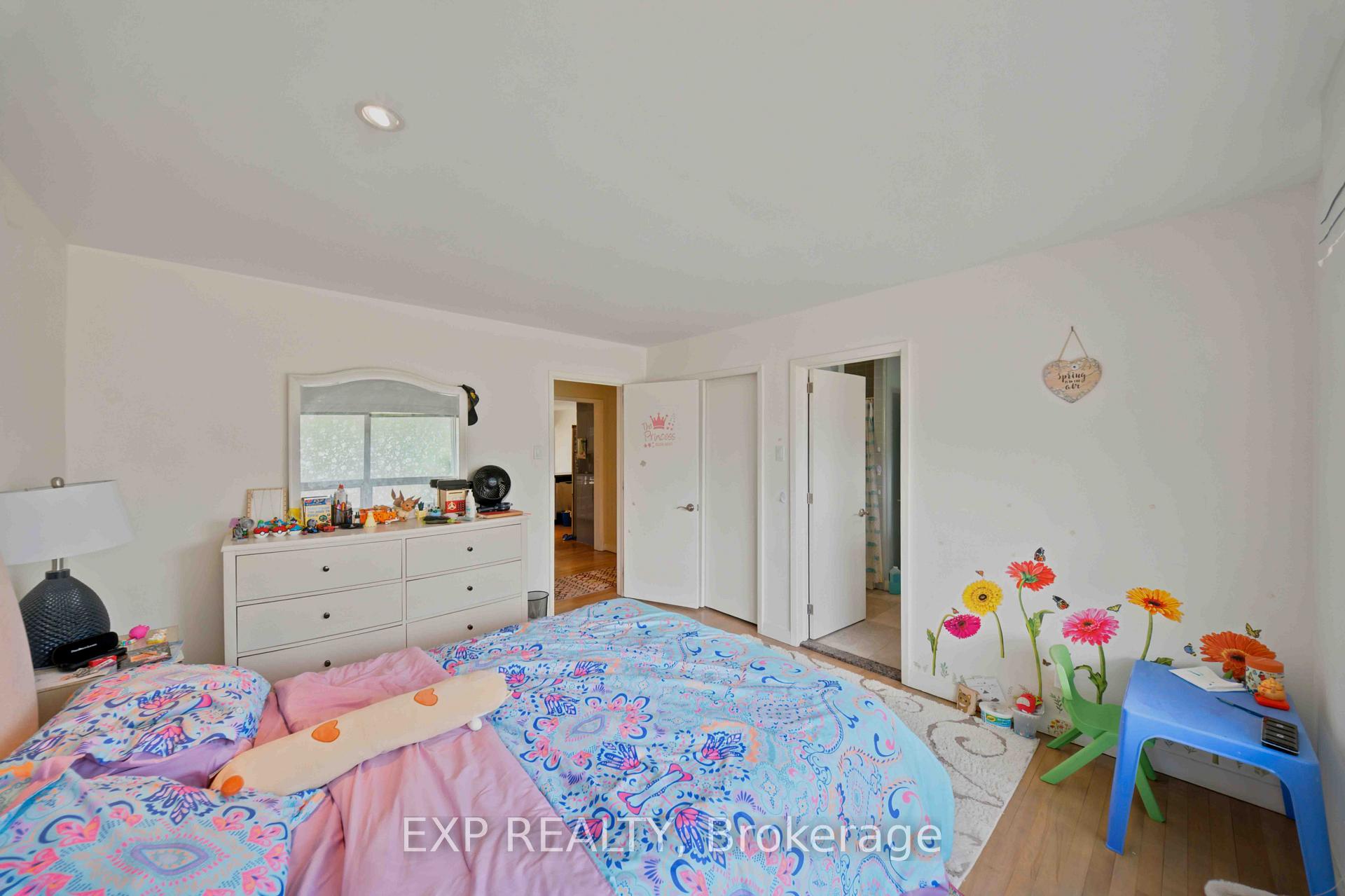 Photo 27 of 304 Roger Road, Ottawa, Alta Vista/Faircrest Heights — HOMEH