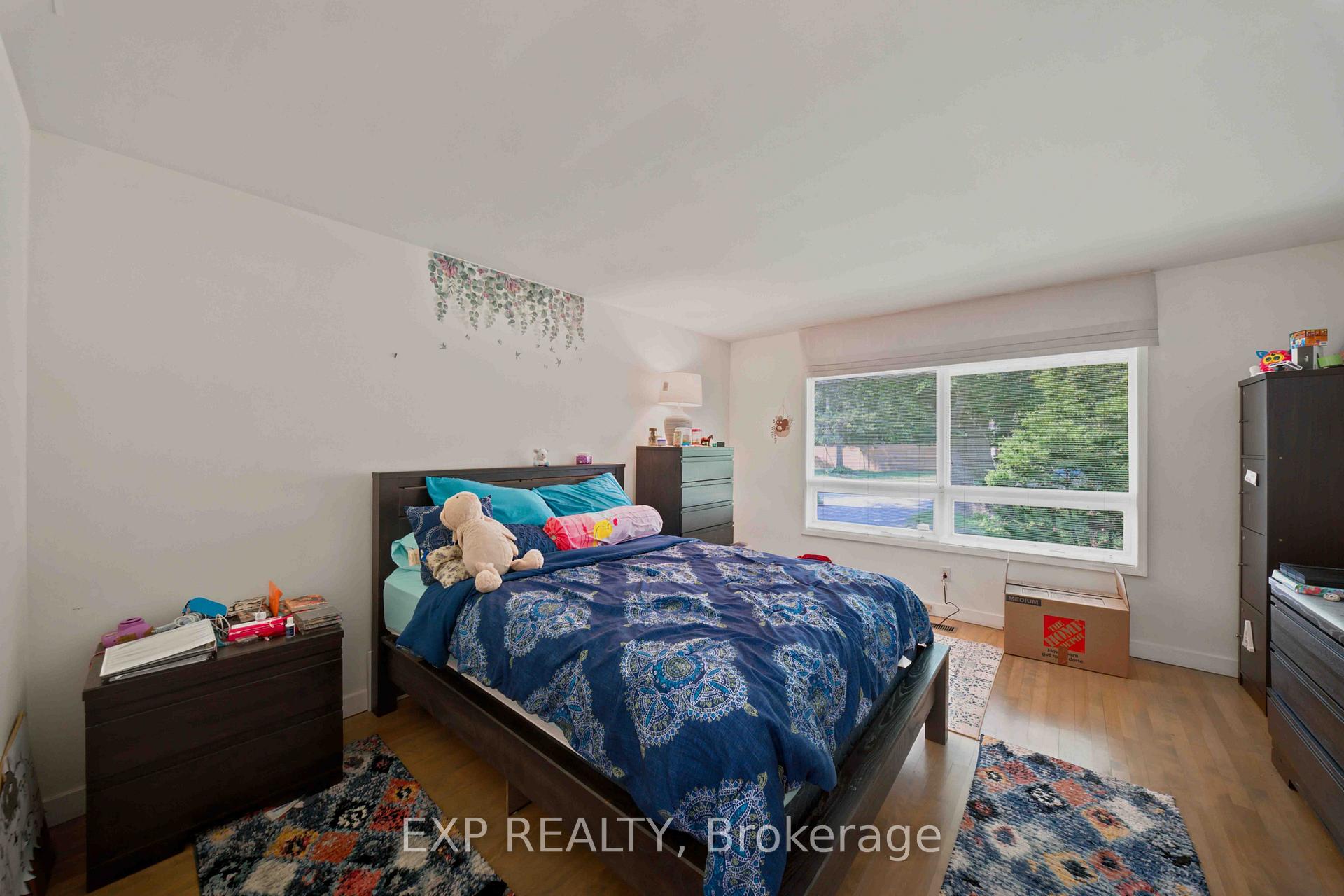 Photo 29 of 304 Roger Road, Ottawa, Alta Vista/Faircrest Heights — HOMEH