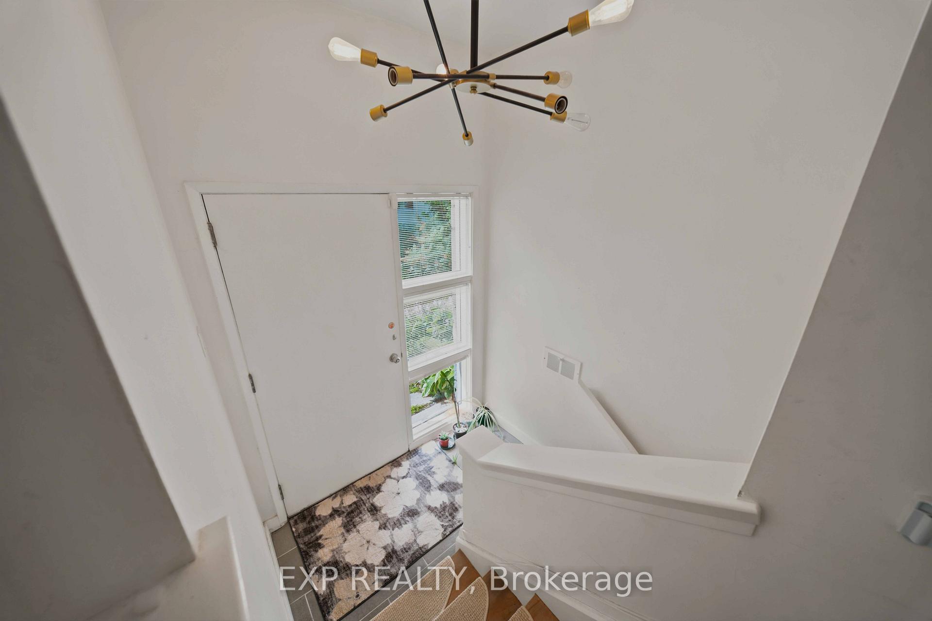 Photo 32 of 304 Roger Road, Ottawa, Alta Vista/Faircrest Heights — HOMEH