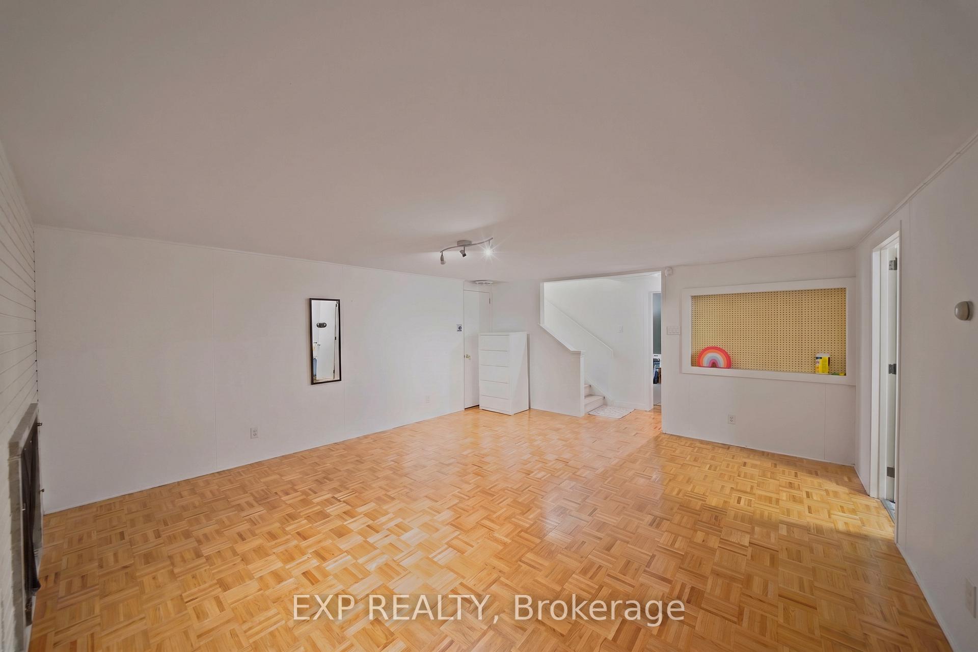 Photo 33 of 304 Roger Road, Ottawa, Alta Vista/Faircrest Heights — HOMEH