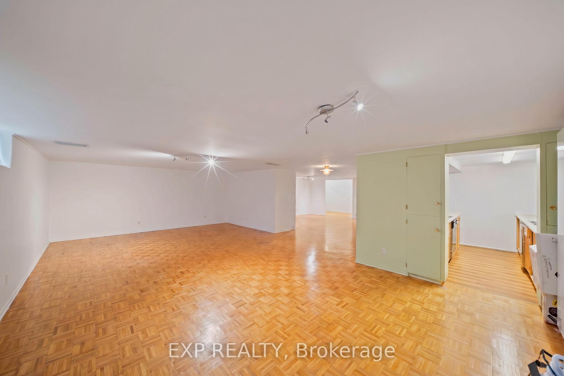 Photo 36 of 304 Roger Road, Ottawa, Alta Vista/Faircrest Heights — HOMEH