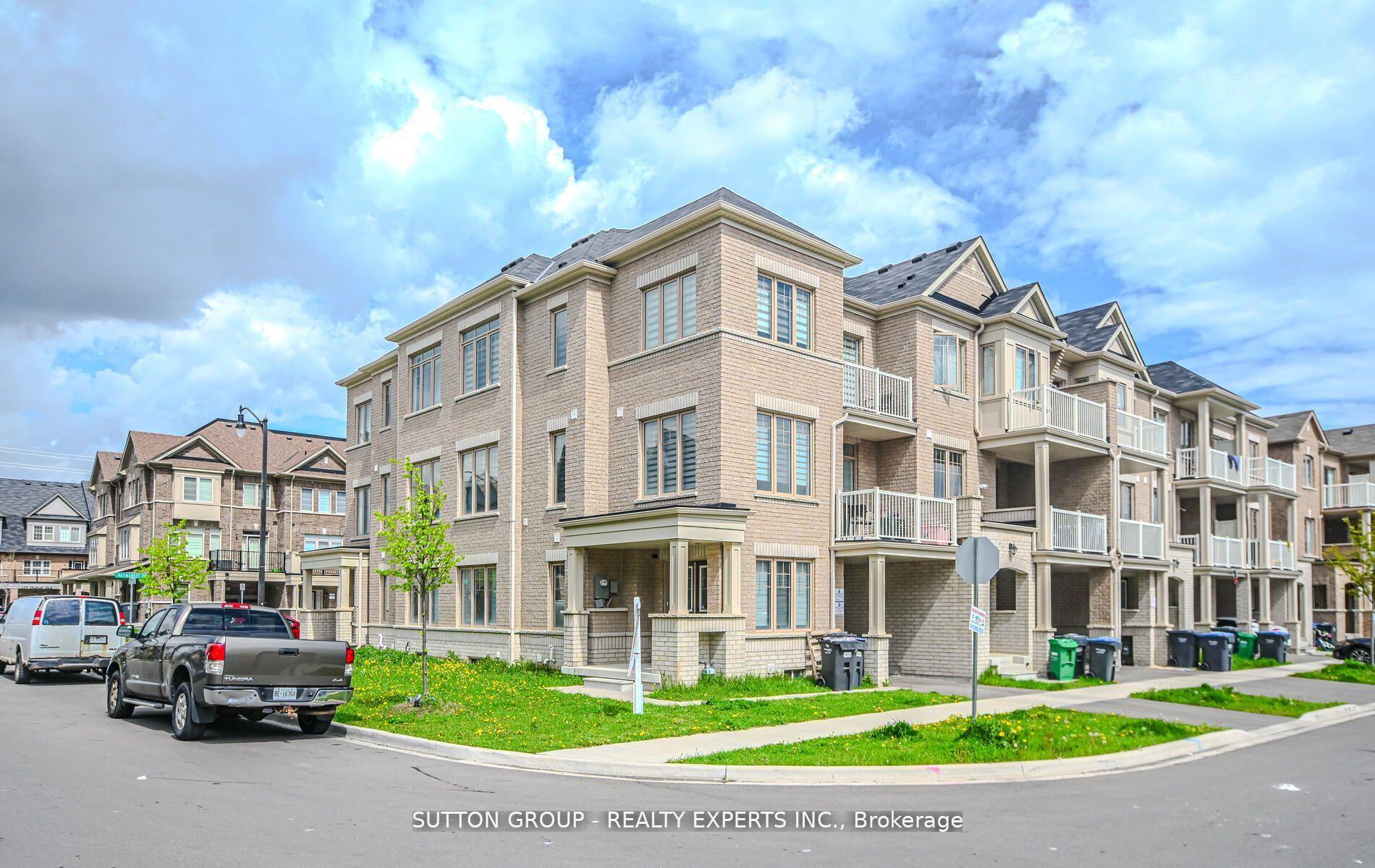 Photo 5 of 65 Fruitvale Circle, Brampton, Northwest Brampton — HOMEH