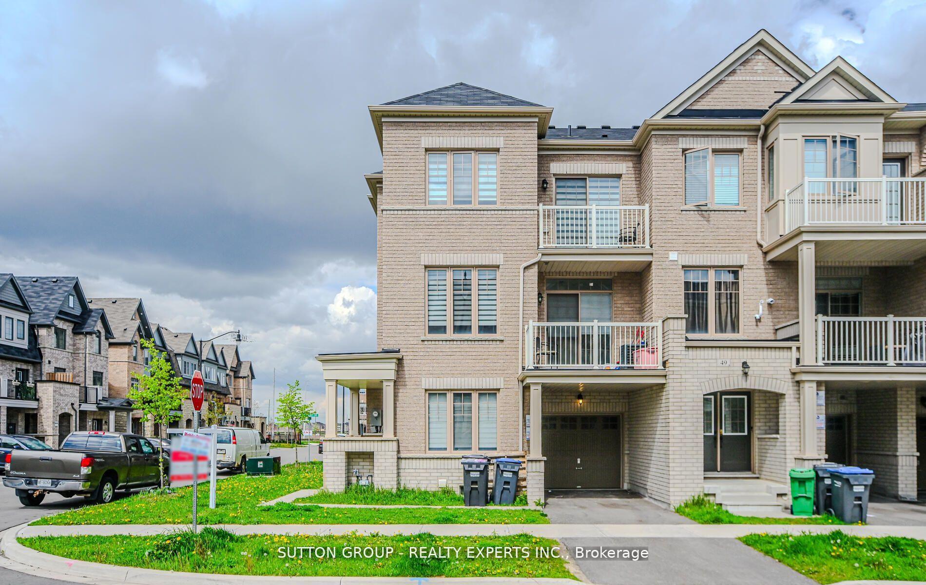 Photo 6 of 65 Fruitvale Circle, Brampton, Northwest Brampton — HOMEH