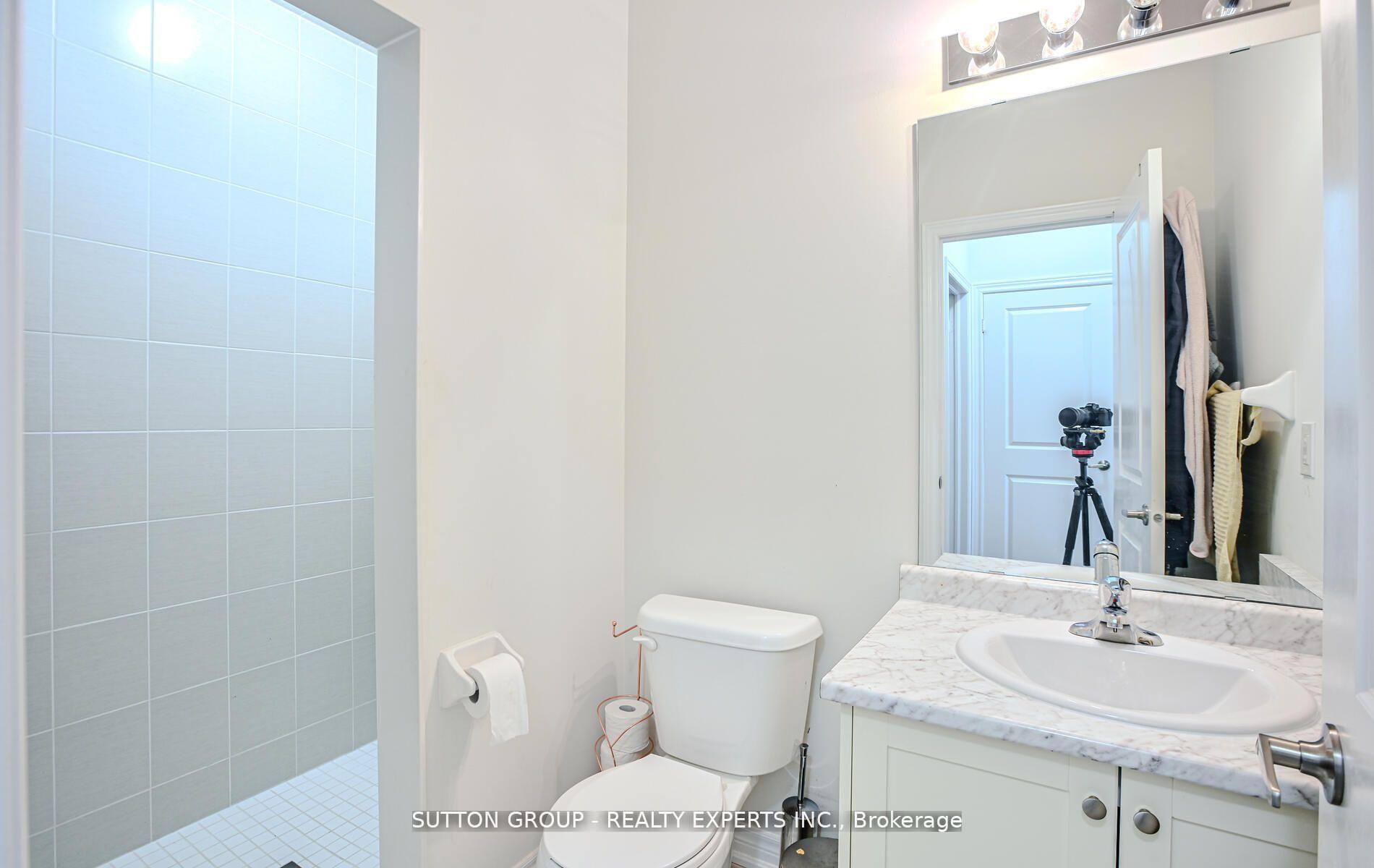 Photo 22 of 65 Fruitvale Circle, Brampton, Northwest Brampton — HOMEH
