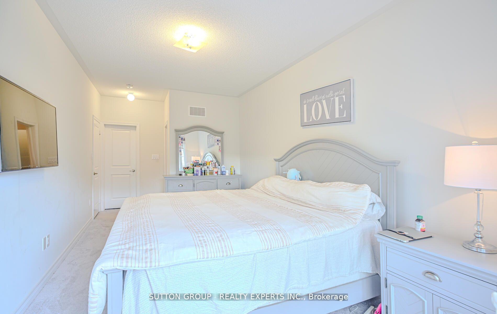 Photo 23 of 65 Fruitvale Circle, Brampton, Northwest Brampton — HOMEH