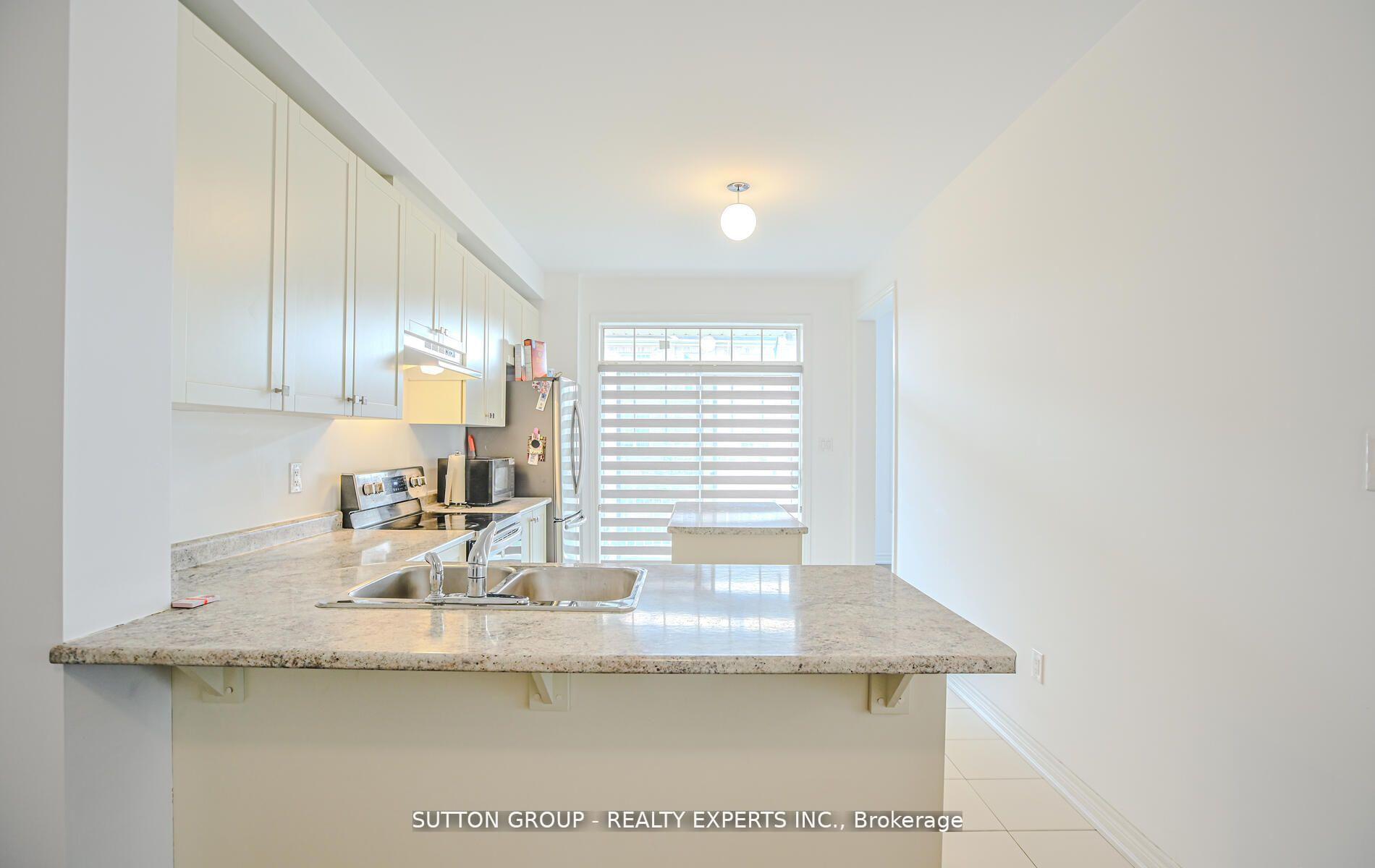 Photo 30 of 65 Fruitvale Circle, Brampton, Northwest Brampton — HOMEH