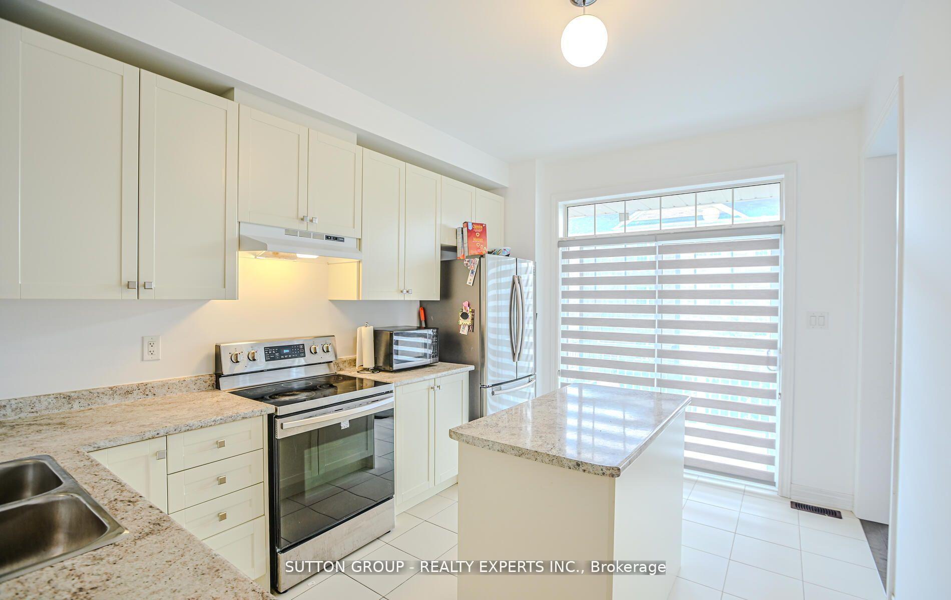 Photo 34 of 65 Fruitvale Circle, Brampton, Northwest Brampton — HOMEH