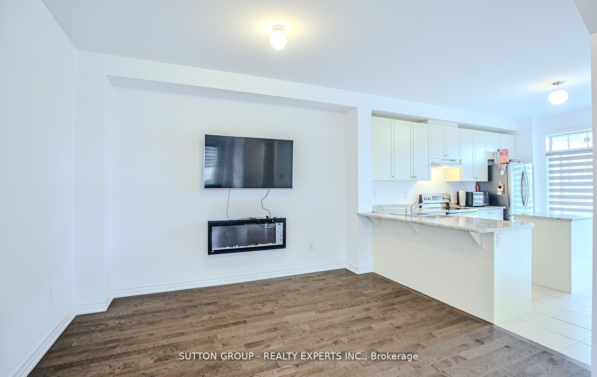 Photo 37 of 65 Fruitvale Circle, Brampton, Northwest Brampton — HOMEH